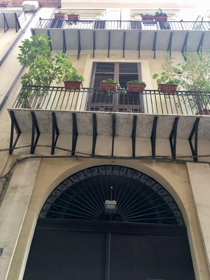 Casa Tea: Nel Cuore Del Centro Storico Palermo Eksteriør bilde